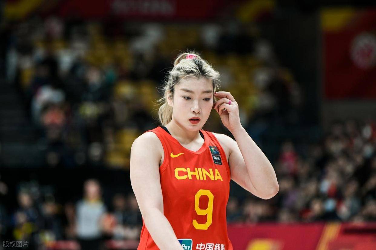 包含杨毅谈李梦无缘亚洲杯：宫鲁鸣不存在任何私欲的词条