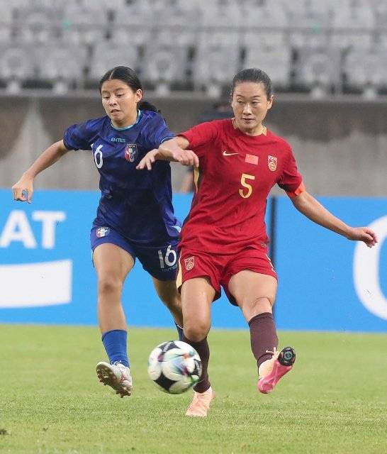 包含东亚杯-中国女足4-2中国台北两球领先被追平邵子钦双响的词条