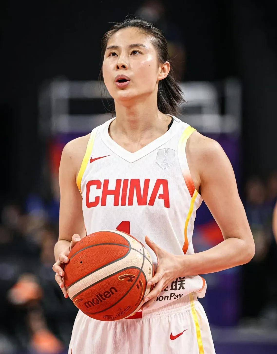 678体育网页版-颁奖仪式：中国女篮领铜牌全队严肃杨舒予王思雨等多人难过落泪的简单介绍
