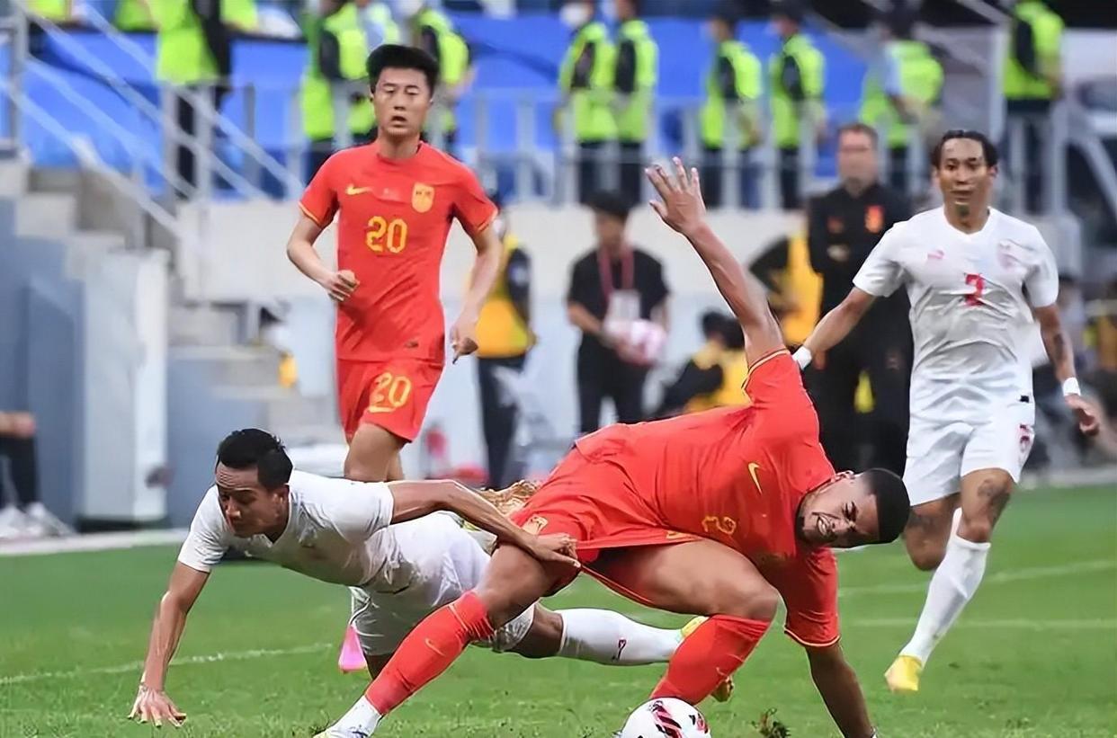 比赛还没开打，国足迎来一个好消息，战胜中国香港队拿第3稳了